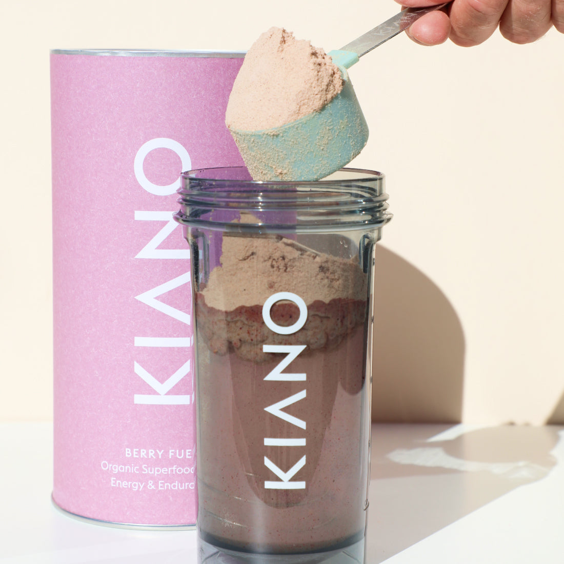 Begin uw dag met KIANO's Superberry-geïnfuseerde maaltijdvervangende shake