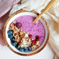 Met collageen versterkte yoghurtkom met vers fruit en noten voor ochtendvitaliteit KIANO
